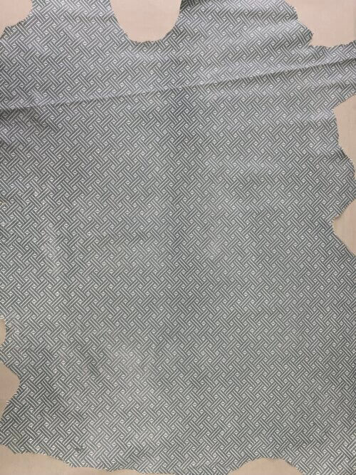 Haberdashery/clothes leather - light grey, soft, decorated, 0,5mm - Image 3